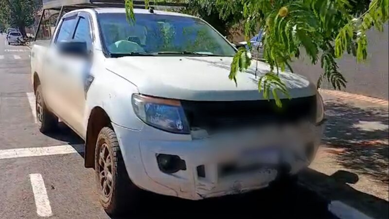Toledo – Funcionário pega caminhonete sem autorização e bate em dois carros