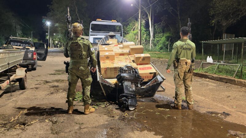 Segurança – Polícia apreende embarcação com 2.500 pacotes de cigarros contrabandeados em Mercedes