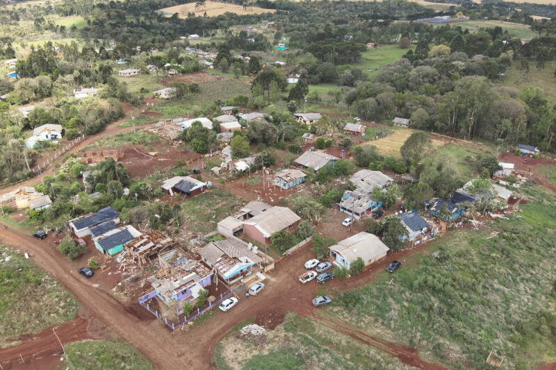 Clima – Simepar confirma tornado em Santa Maria do Oeste e rajadas de vento recordes pelo Estado