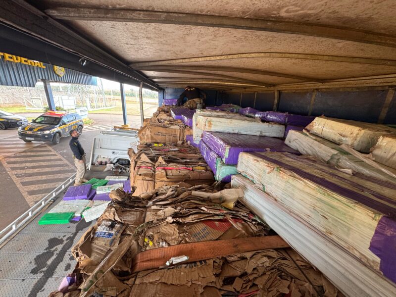 Francisco Alves – PRF apreende quase 3 toneladas de maconha em carga de papelão