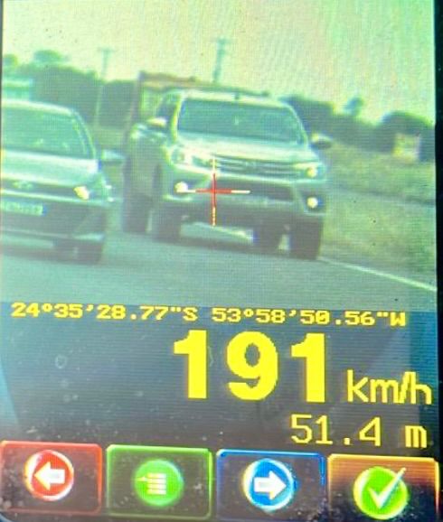 Quatro Pontes – PRF flagra caminhonete a quase 200 km/h