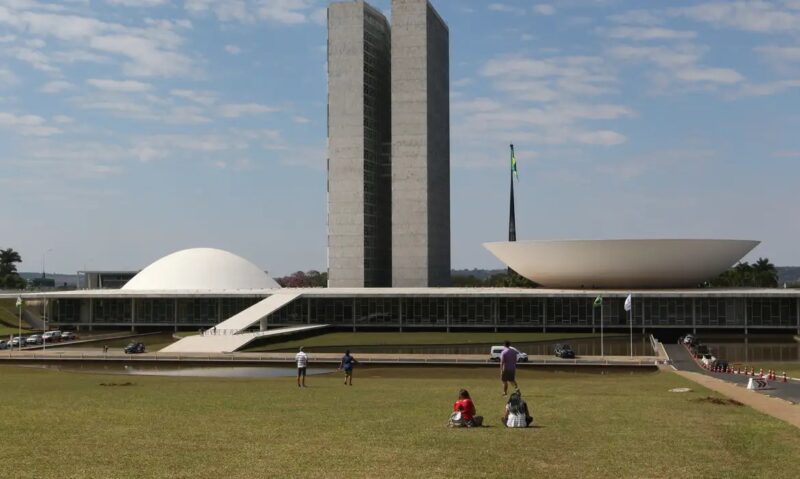 Brasília – Agenda da semana no Congresso tem isenção do IR e Código Eleitoral