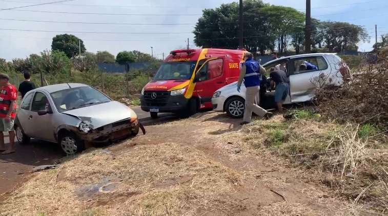 Cascavel – Idosa de 98 anos sofre fratura após batida entre dois carros