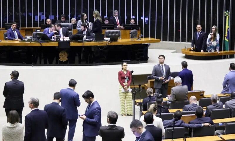Brasília – Sem acordo, Câmara não pauta foro privilegiado nem anistia a 8/1