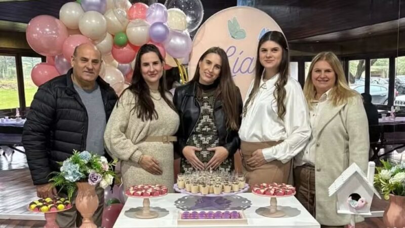 Inusitado – Três irmãs paranaenses ficam grávidas ao mesmo tempo, e pais delas se tornarão avós pela 1ª vez com quatro netos