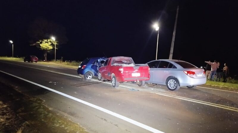 PR 495 – Três veículos se envolvem em acidente na rodovia entre Pato Bragado e Entre Rios do Oeste