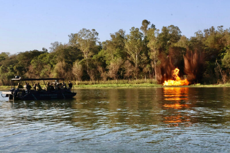 Guaíra – Ação integrada desativa porto clandestino usado para o tráfico na fronteira com o Paraguai