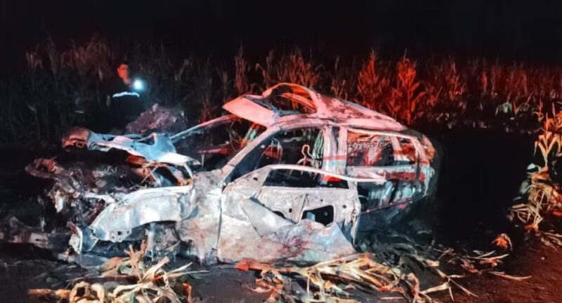 Trânsito – Motorista e passageiro morrem após carro capotar e pegar fogo, no Paraná