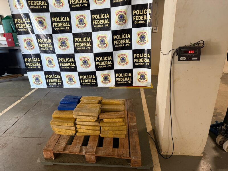 Guaíra – PF e BPFron apreendem maconha e arma de fogo e prendem três homens