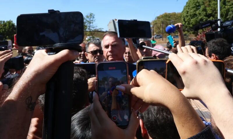 Brasília – “Suprema humilhação”, diz Bolsonaro sobre tornozeleira eletrônica