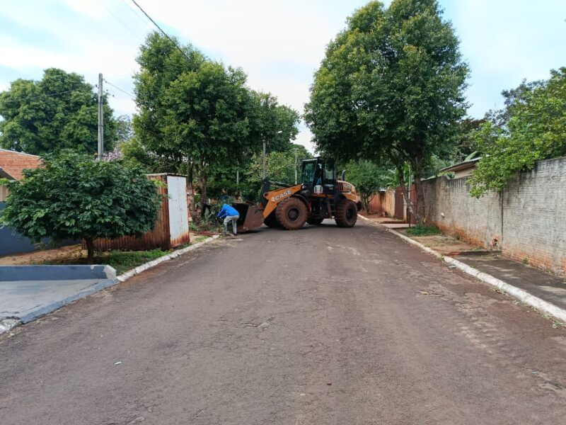 Guaíra – Município realiza limpeza urbana com mais uma etapa do rodízio de coleta de entulhos nos bairros