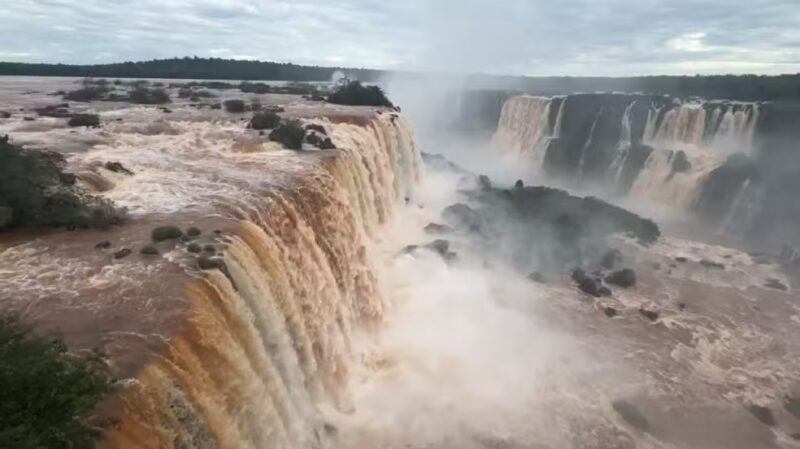 Foz – Vazão das Cataratas do Iguaçu dobra com chuvas no Paraná