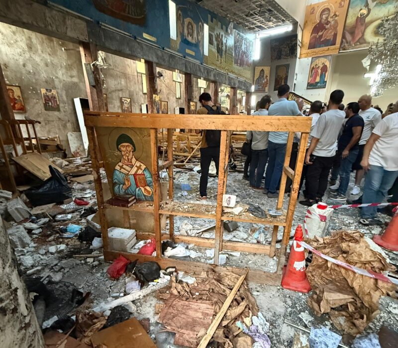 Mundo – Homem-bomba ataca igreja síria em Damasco durante missa