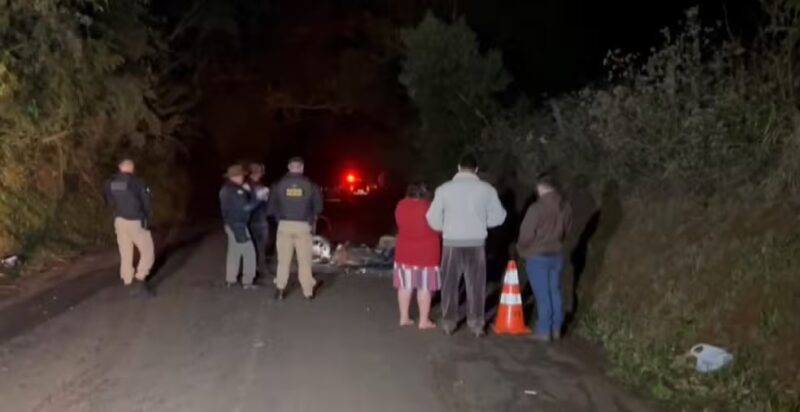 Trânsito – Dois motociclistas morrem após batida frontal em estrada rural do Paraná
