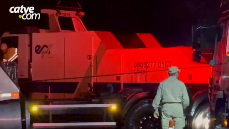 BR 277 – Passageira de caminhão morre após tombamento no PR