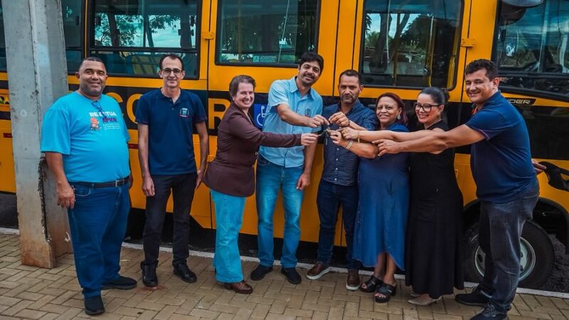 Guaíra – Município recebe novo ônibus escolar por meio de emenda parlamentar