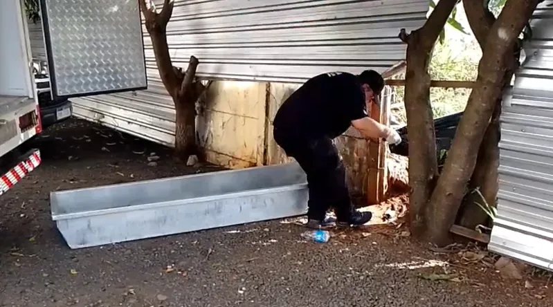 Foz – Mulher é encontrada morta com golpe de faca no pescoço em terreno baldio