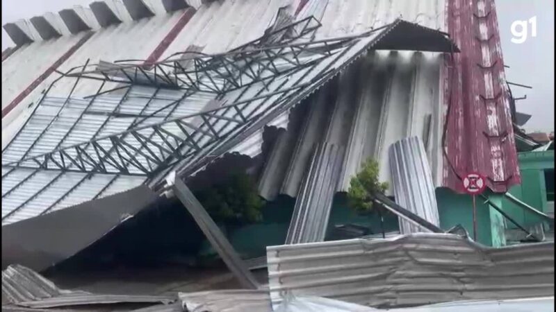 SC – Telhado de ginásio é destruído em microexplosão com ventos de mais de 100 km/h