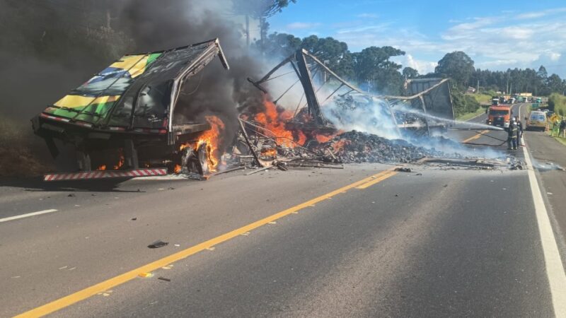 BR 373 – Tio e sobrinho morrem carbonizados após caminhões baterem de frente no Paraná