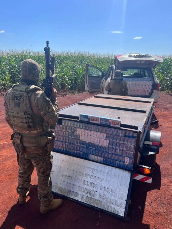 Assis – PRF apreende 25 mil maços de cigarros contrabandeados