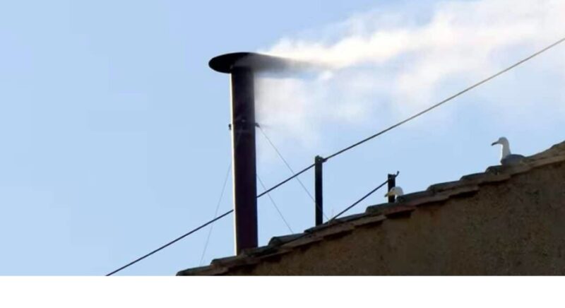 Internacional – Vaticano registra fumaça branca; novo papa é eleito