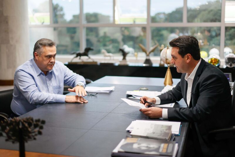 Paraná – Governador autoriza concurso para 625 profissionais e anuncia promoção de servidores da Saúde