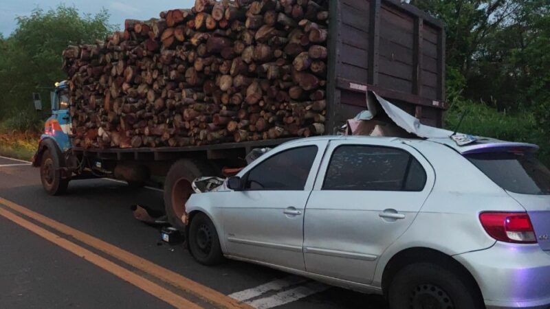Região – Batida entre carro e caminhão deixa homem morto na PR 488