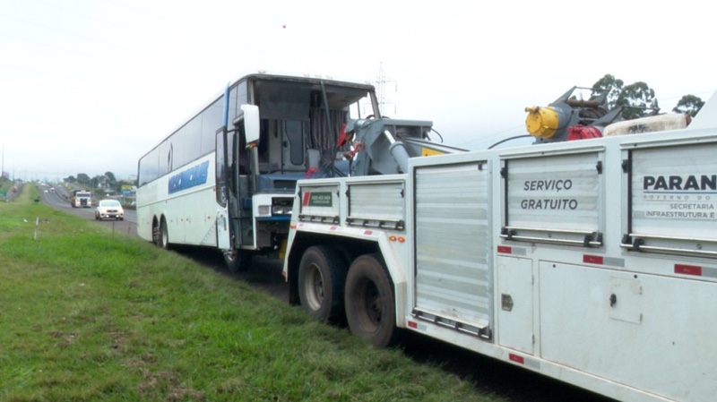 Cascavel – Colisão entre carros e ônibus na BR-277 deixa um morto