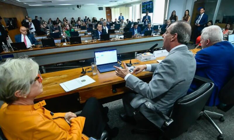 Brasília – PEC do fim da reeleição para chefes do Executivo avança no Senado