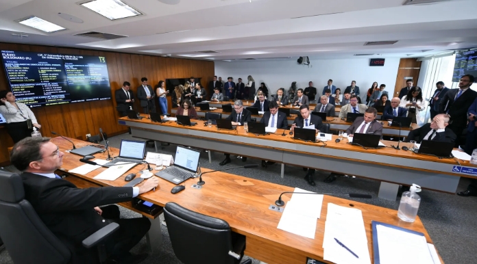 Brasília – Comissão do Senado aprova porte de arma para advogados