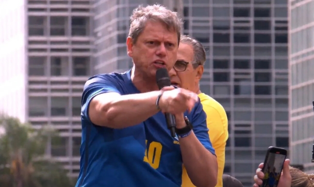 SP – Tenho certeza de que Bolsonaro vai voltar, diz Tarcísio