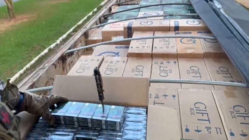 Umuarama – Bitrens com mais de 1 milhão de maços de cigarros são apreendidos