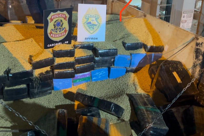 Cascavel – BPFron e Polícia Federal apreendem 2,3 toneladas de maconha