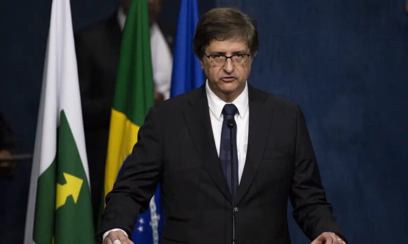 Justiça – Mulher que pichou estátua pode cumprir prisão domiciliar, diz PGR