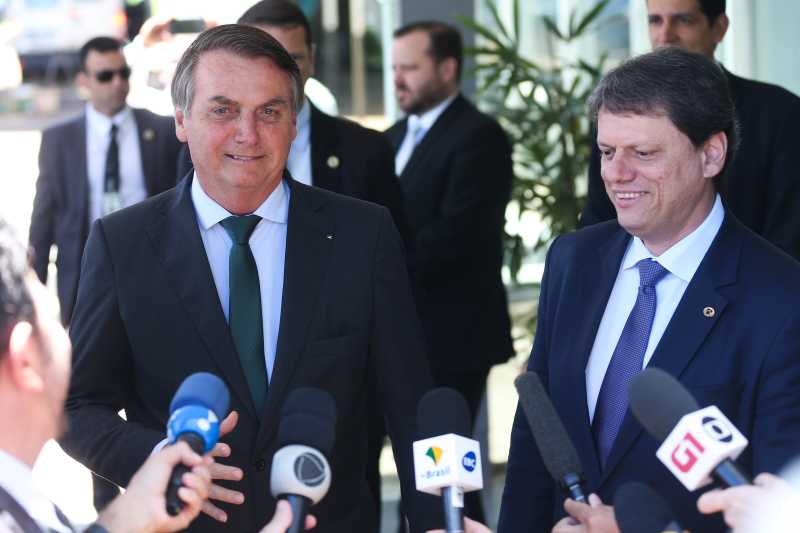 Eleições – Aliados tentam convencer Bolsonaro a abrir mão de 2026 e apoiar Tarcísio