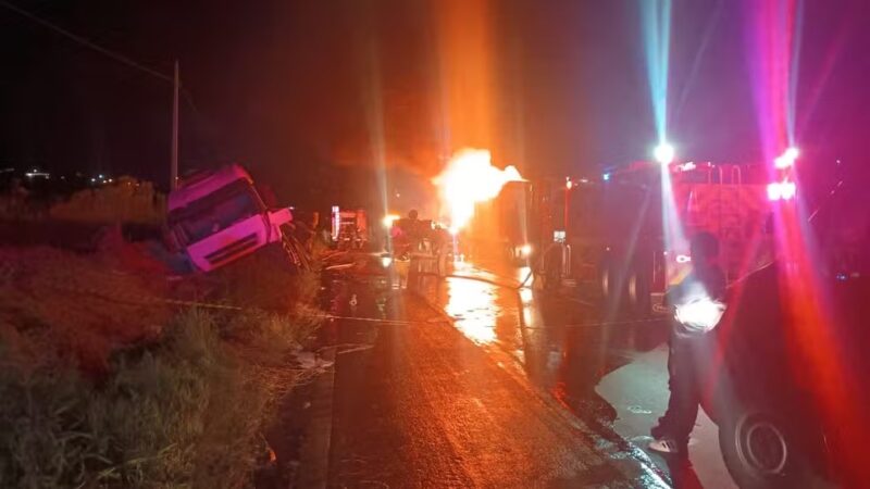 BR 376 – Mãe morre, e bebê e outras três pessoas ficam feridas em engavetamento com cinco veículos