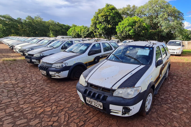 A partir de R$ 1.700,85: Governo realiza leilão de 62 veículos de pátio de Cascavel