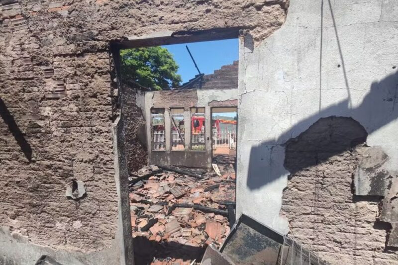 Paraná – Crianças paraguaias de três anos morrem carbonizadas durante incêndio em área rural