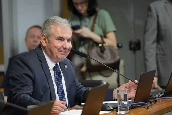 Brasília – Alcolumbre fechou acordo para votar Orçamento dia 18, diz relator