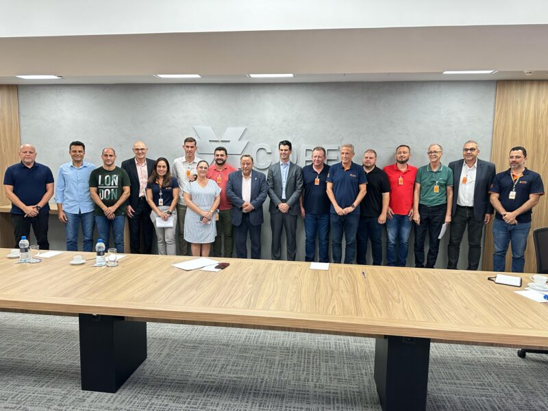 Marechal – Comitiva reforça pedido de melhorias no fornecimento de energia pela Copel