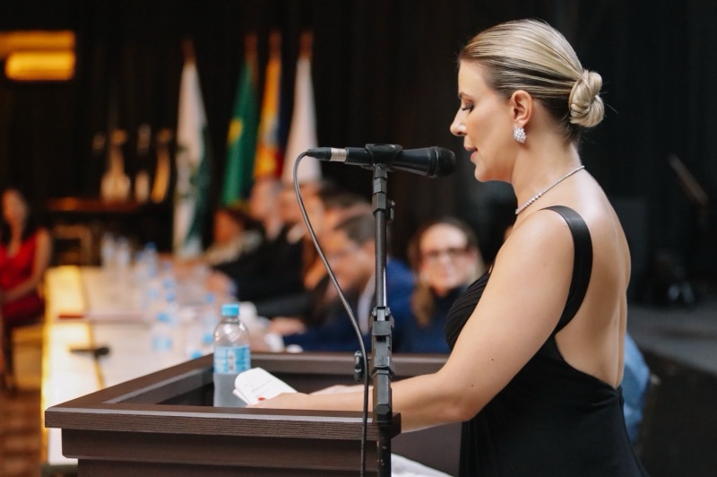 Guaíra – Advogada Lisiane de Campos toma posse como presidente da OAB