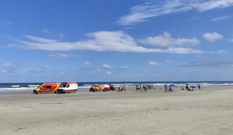 Segurança – Pai e filho se afogam e sofrem parada cardiorrespiratória no Litoral do PR