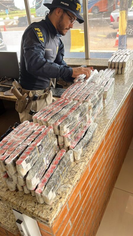 BR 277 – PRF apreende 1.000 ampolas de anabolizante escondidas em veículo