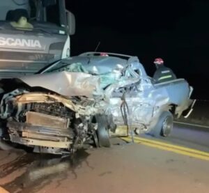 Palotina – Grave acidente envolvendo dois carros e caminhão deixa dois mortos