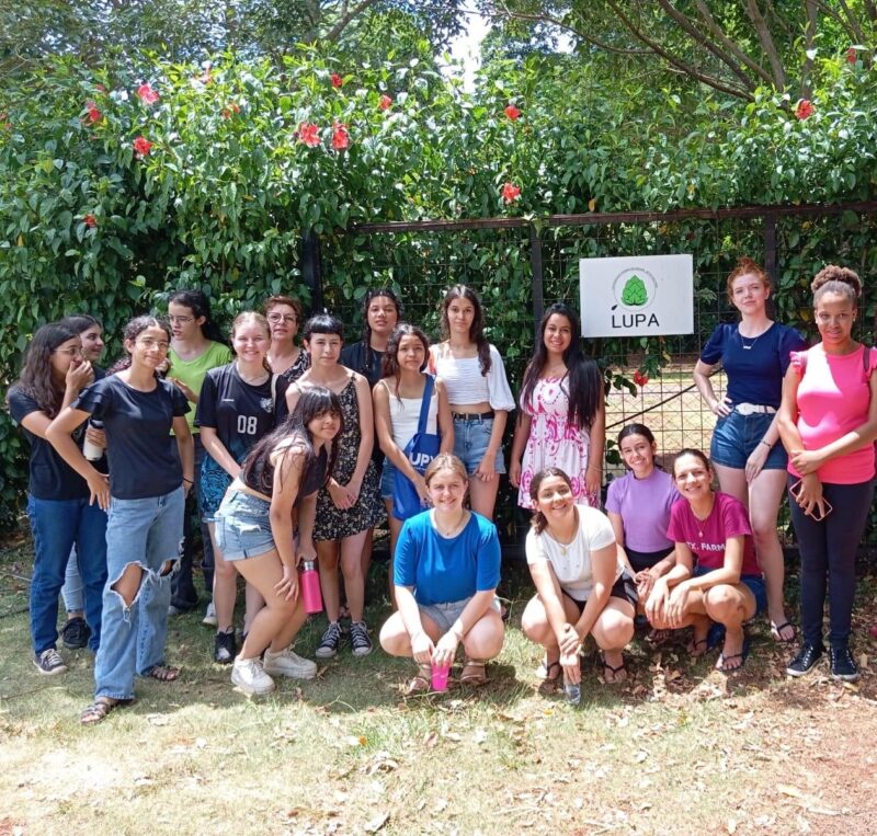 Guaíra – Professora e alunas do Colégio Roosevelt participam de imersão científica na UFPR Palotina