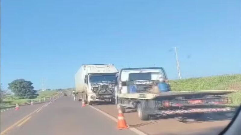 Corbélia – Homem tem caminhão-tanque roubado e morre em batida enquanto era feito refém pelos assaltantes