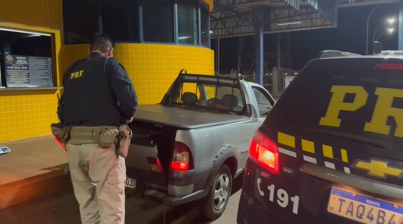 Guaíra – PRF apreende veículo com mais de 300 kg de maconha