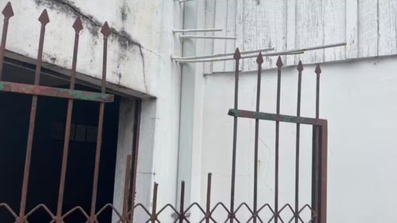 SC – Menino de 8 anos vai para UTI após ter órgãos perfurados ao cair sobre portão