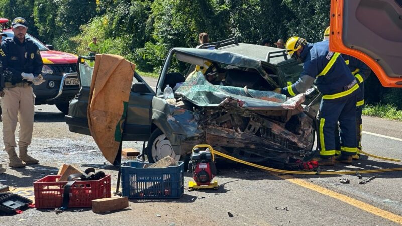 BR 277 – Acidente entre três veículos deixa um morto e três feridos