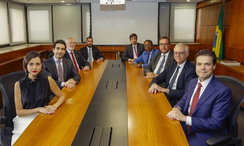 Economia – Copom aponta para aumento da Selic em 1 ponto em março